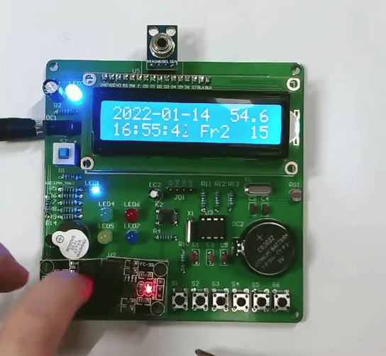 基于单片机的智能教室照明系统