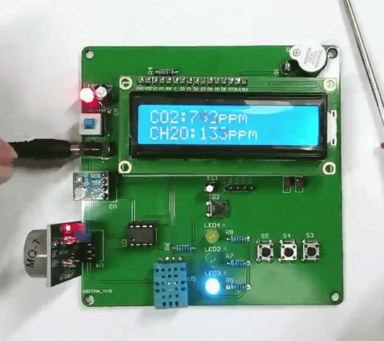 室内空气监测报警系统设计与实现