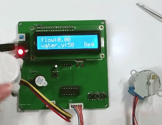 基于单片机的水流量控制系统