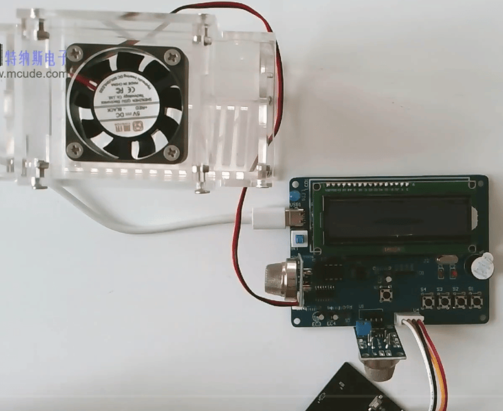 基于单片机的智能油烟机系统设计（51+4G版）