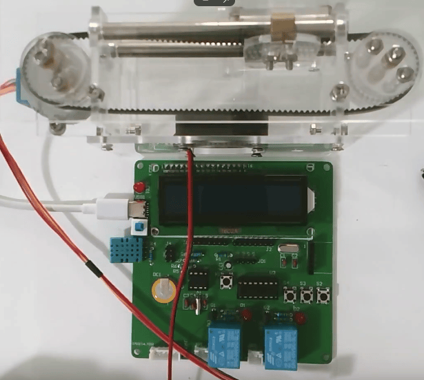 基于单片机的智能衣柜系统设计（51+语音版）