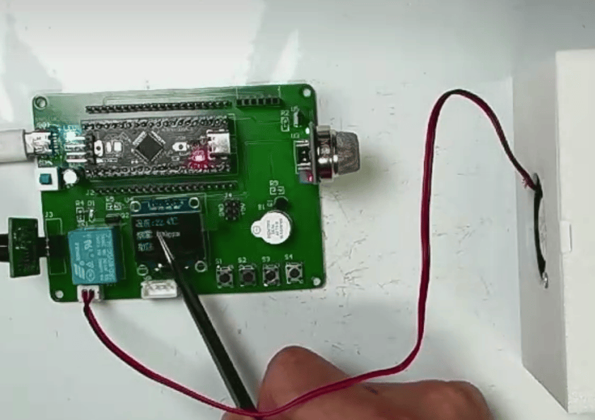 基于单片机的智能安防系统设计（32+GSM+WIFI版）