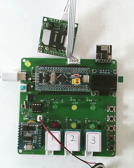 基于单片机的智能药盒