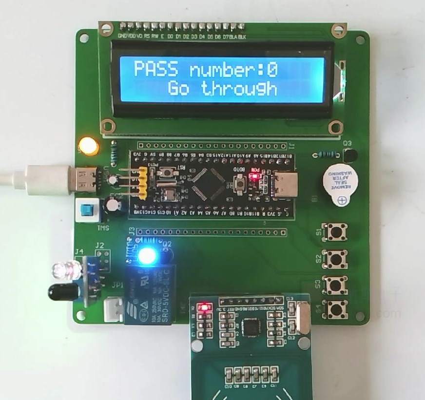 基于单片机的红外人流量感应门系统设计