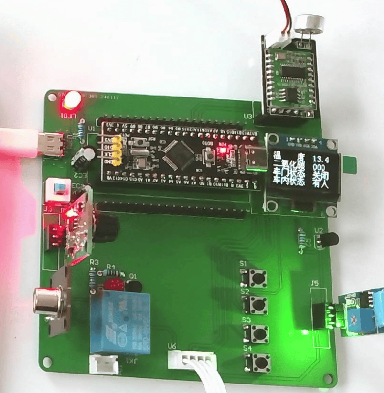 基于单片机的儿童误锁车内远程报警系统