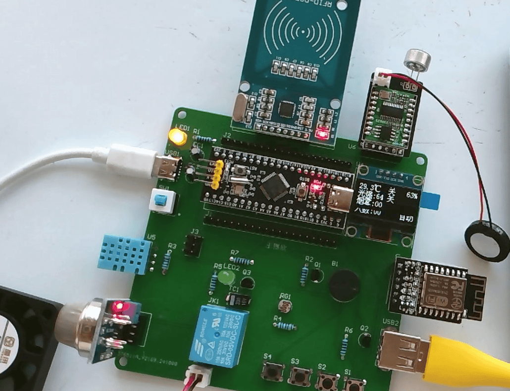 基于STM32的校园室内体育馆环境监测与控制系统