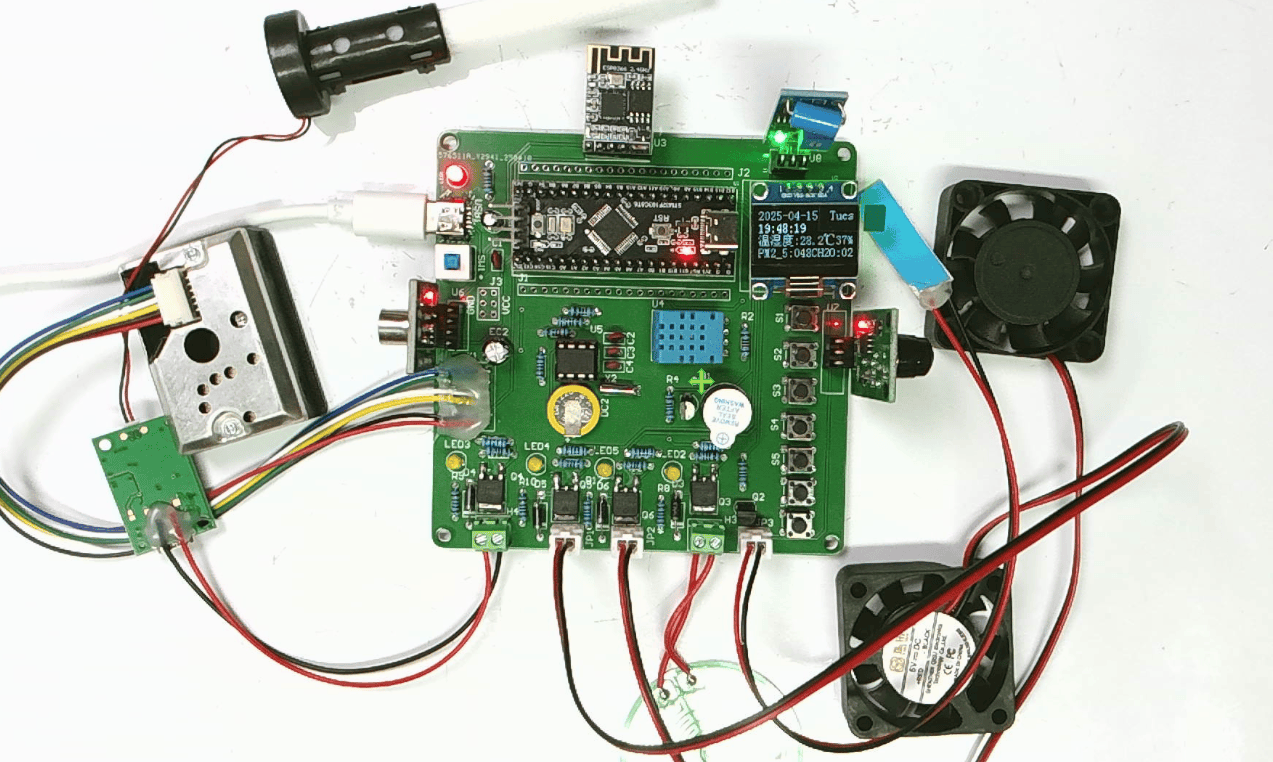多功能车载摆件系统设计