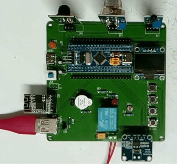 基于STM32的汽车充电桩环境监测系统设计