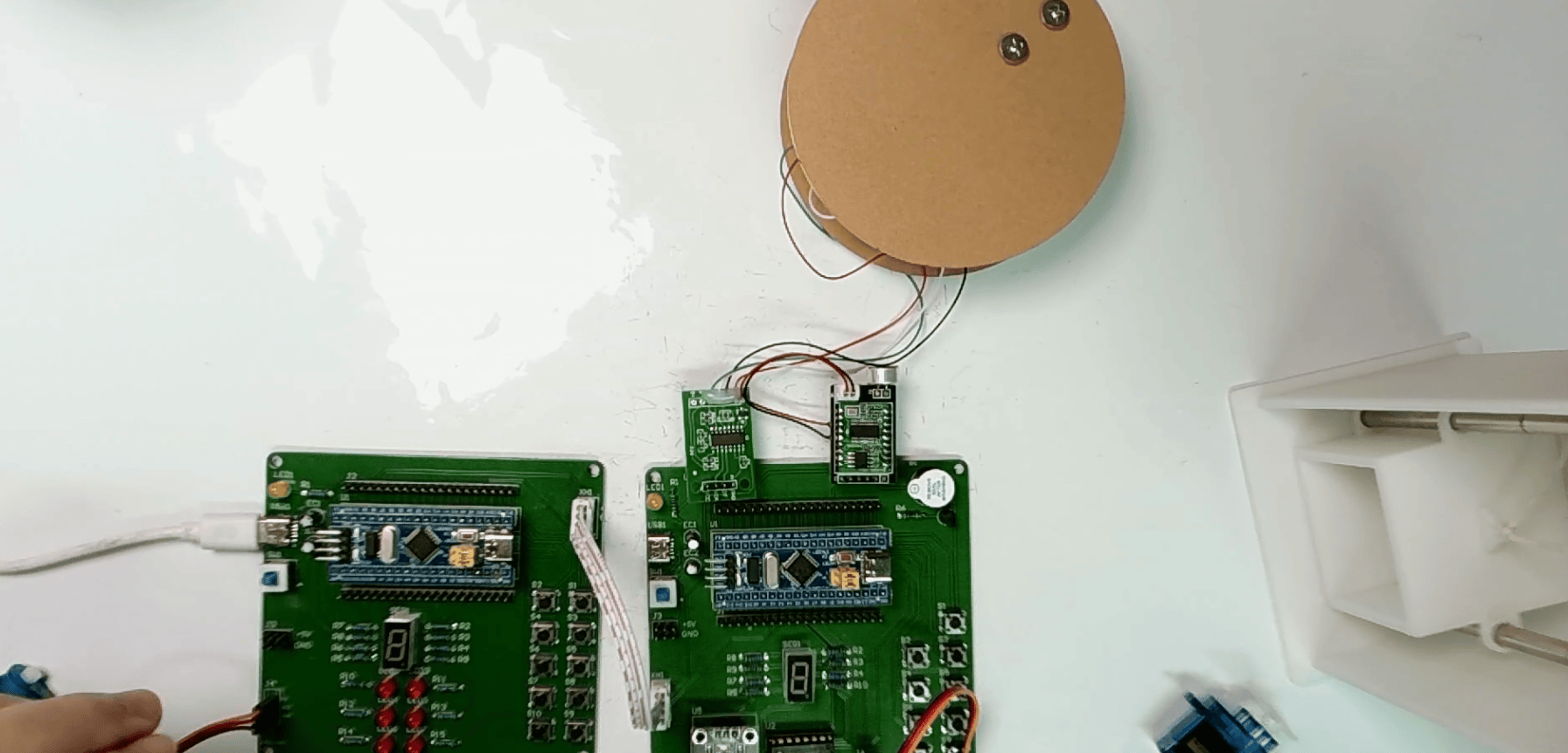 基于STM32单片机的六层电梯控制系统