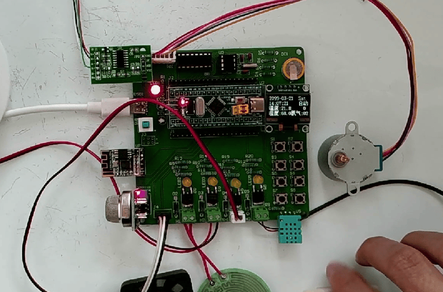 基于STM32的禽畜舍养殖环境监控系统设计与实现
