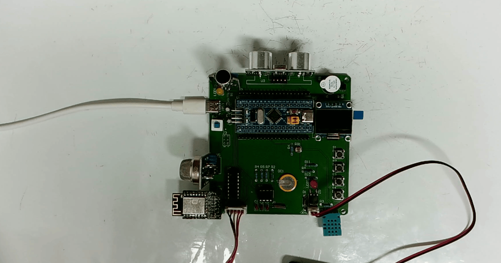 基于STM32单片机的智能教室环境控制系统