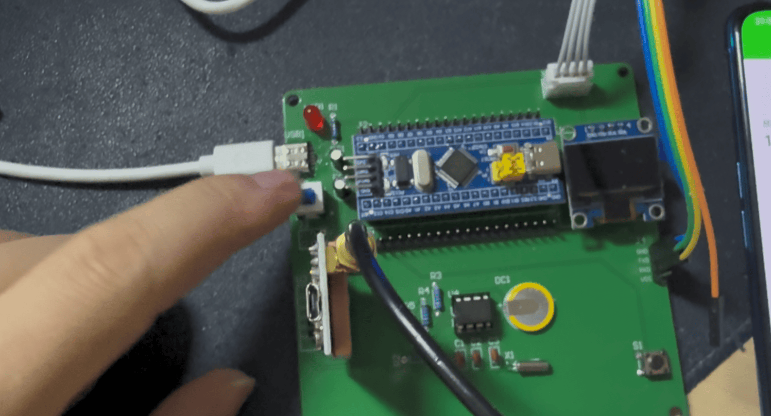 基于stm32单片机全球gps定位系统
