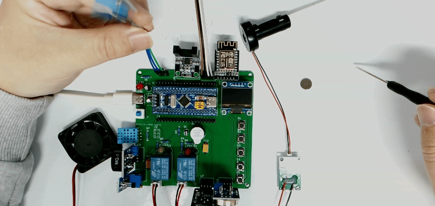 基于STM32智能仓库安防系统的设计与实现
